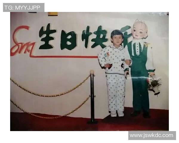 与足球明星亲密接触握手瞬间定格精彩时刻的珍贵回忆